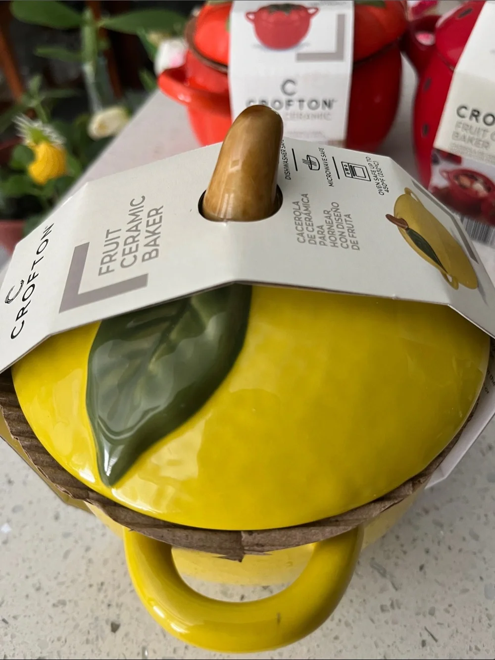 Yellow Lemon Fruit Ceramic Baker with Enameled finish Leaf top NWT